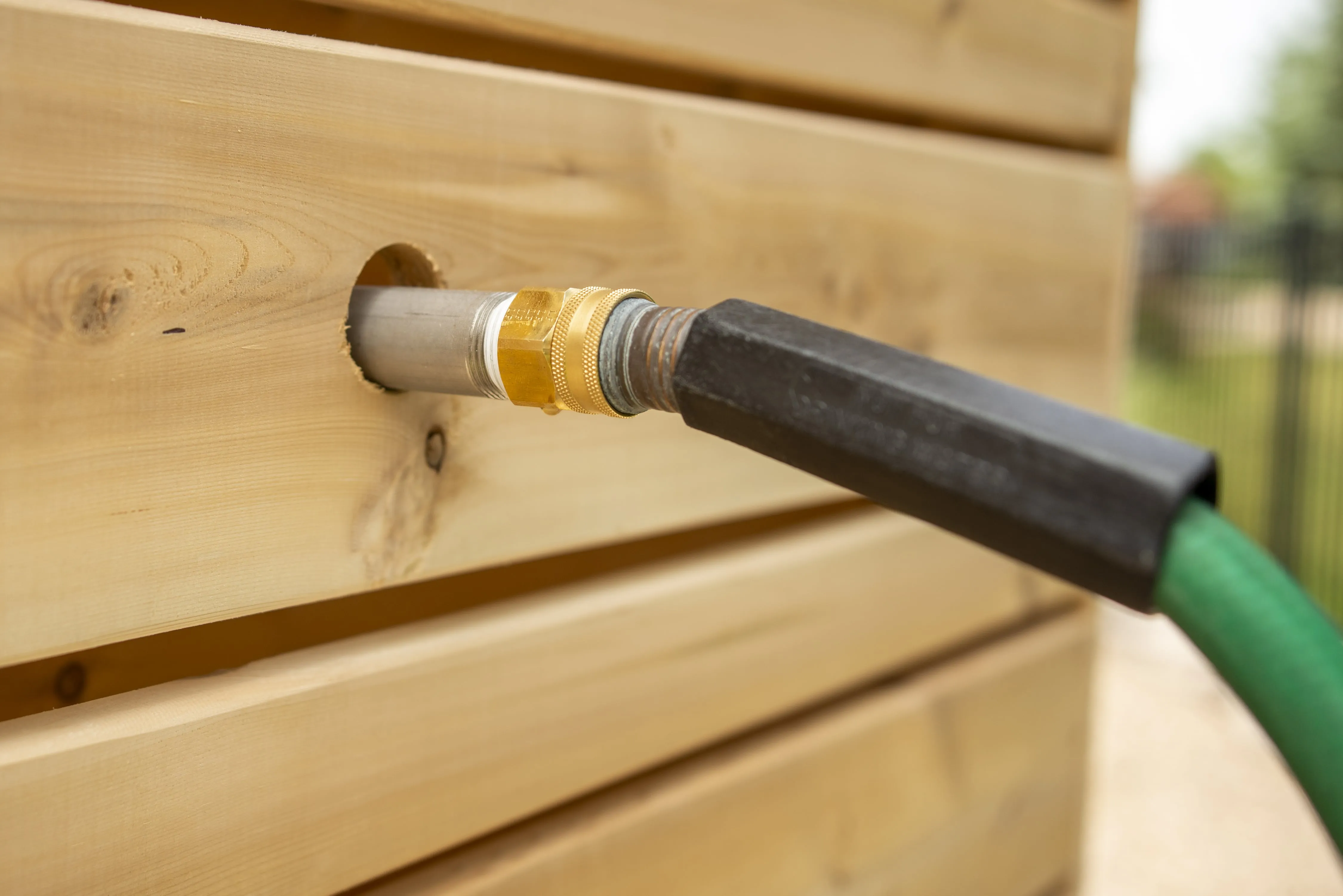 Dundalk CT Savannah Standing Shower - White Cedar
