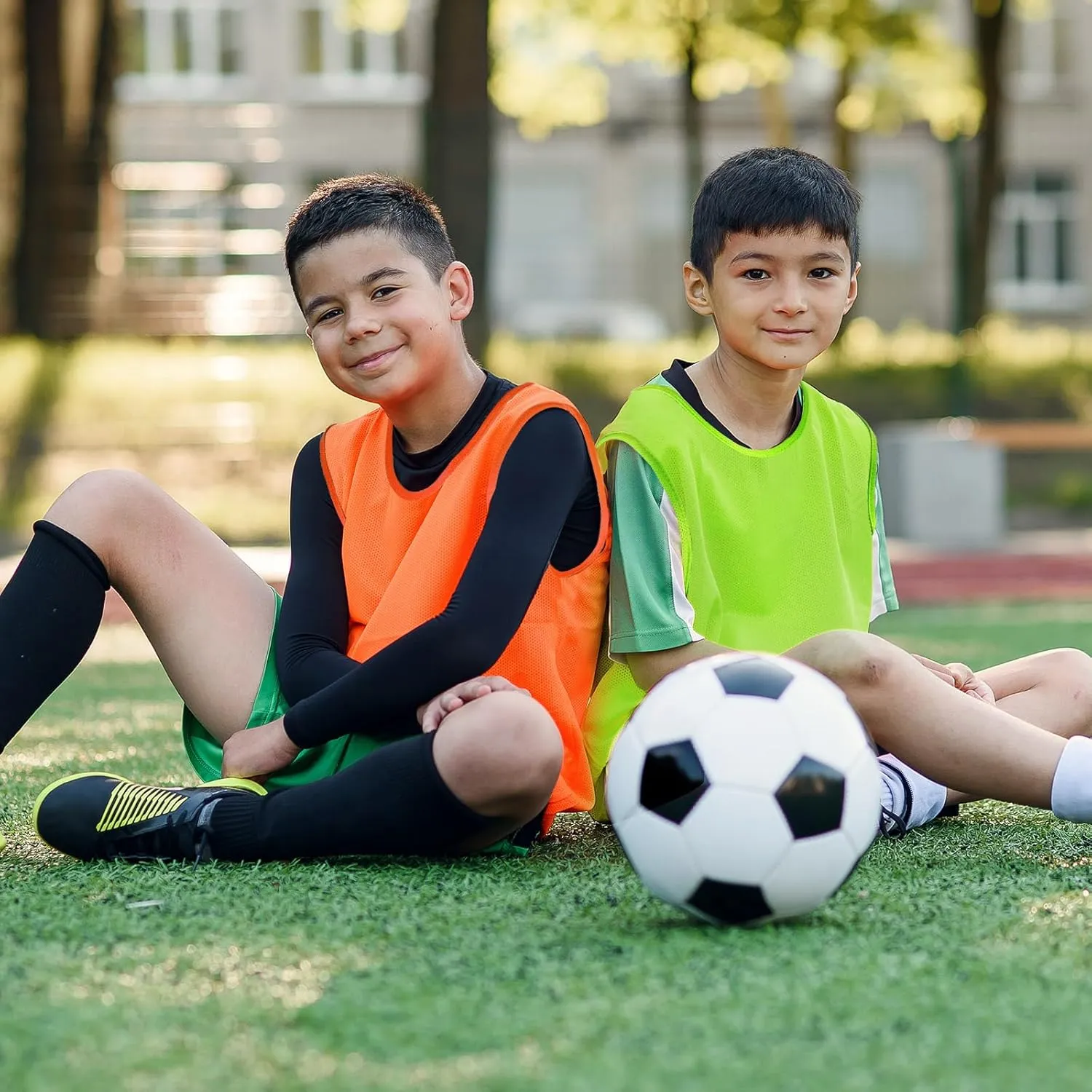 Sintege 12 Pcs Soccer Pinnies Pennies Jersey Scrimmage Vest Sports Practice Jersey Mesh Basketball Vest for Youth Adult Kids